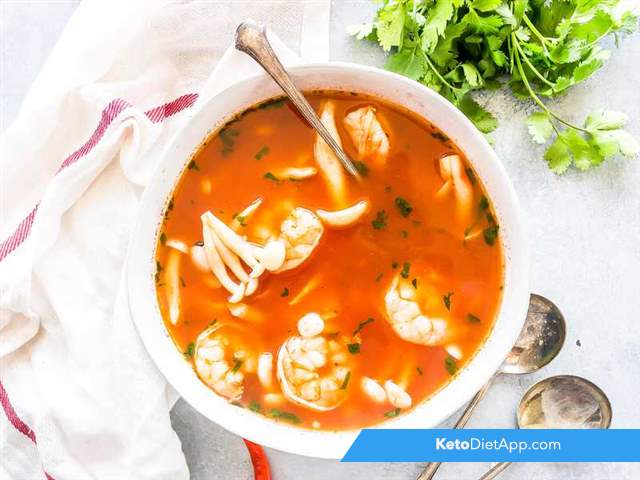 Spicy Thai prawn soup