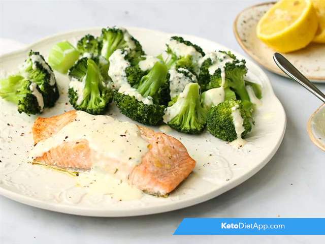 Broccoli & salmon with cheese sauce