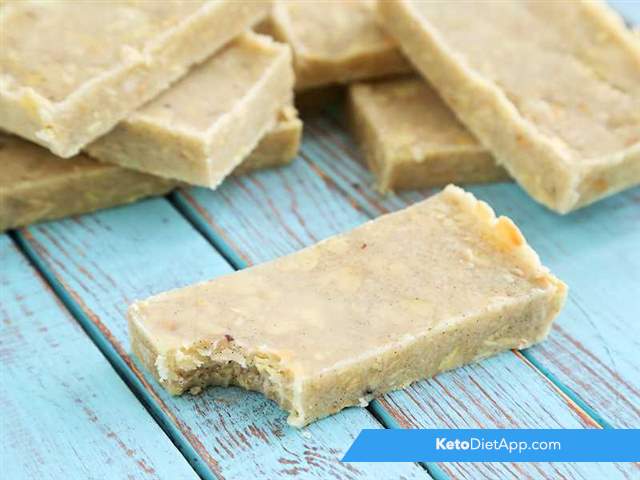 Almond & vanilla protein bars