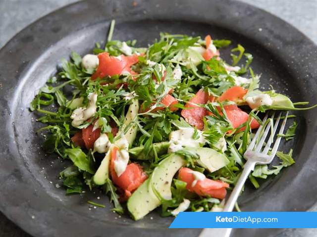 Smoked salmon & avocado salad