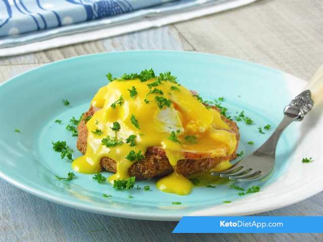 Keto egg Benedict