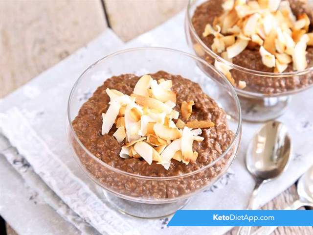 Chocolate keto oatmeal