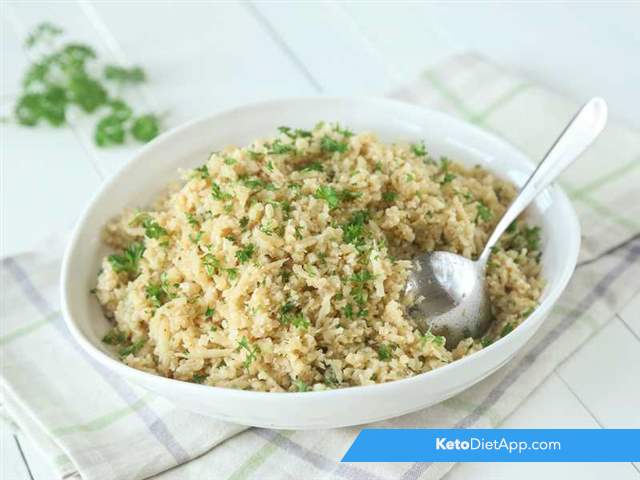 Low-carb rice pilaf