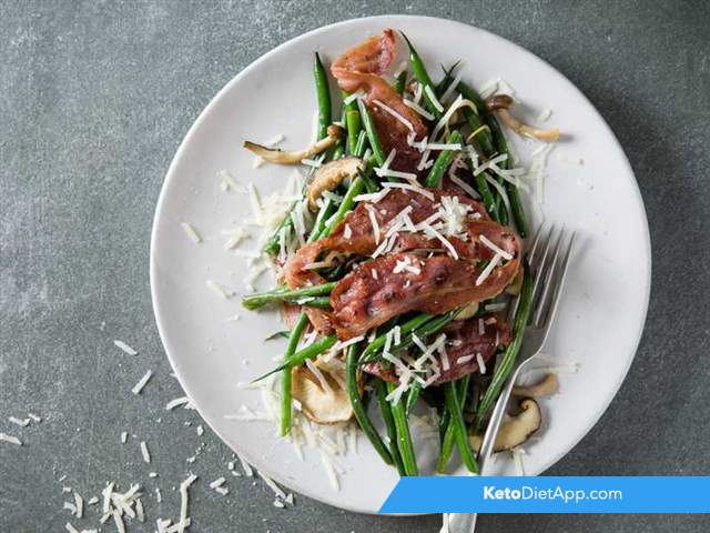 Green beans with mushrooms